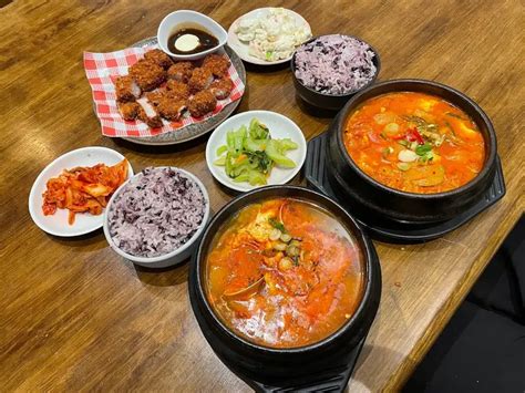 Manok park is a Korean BBQ style .